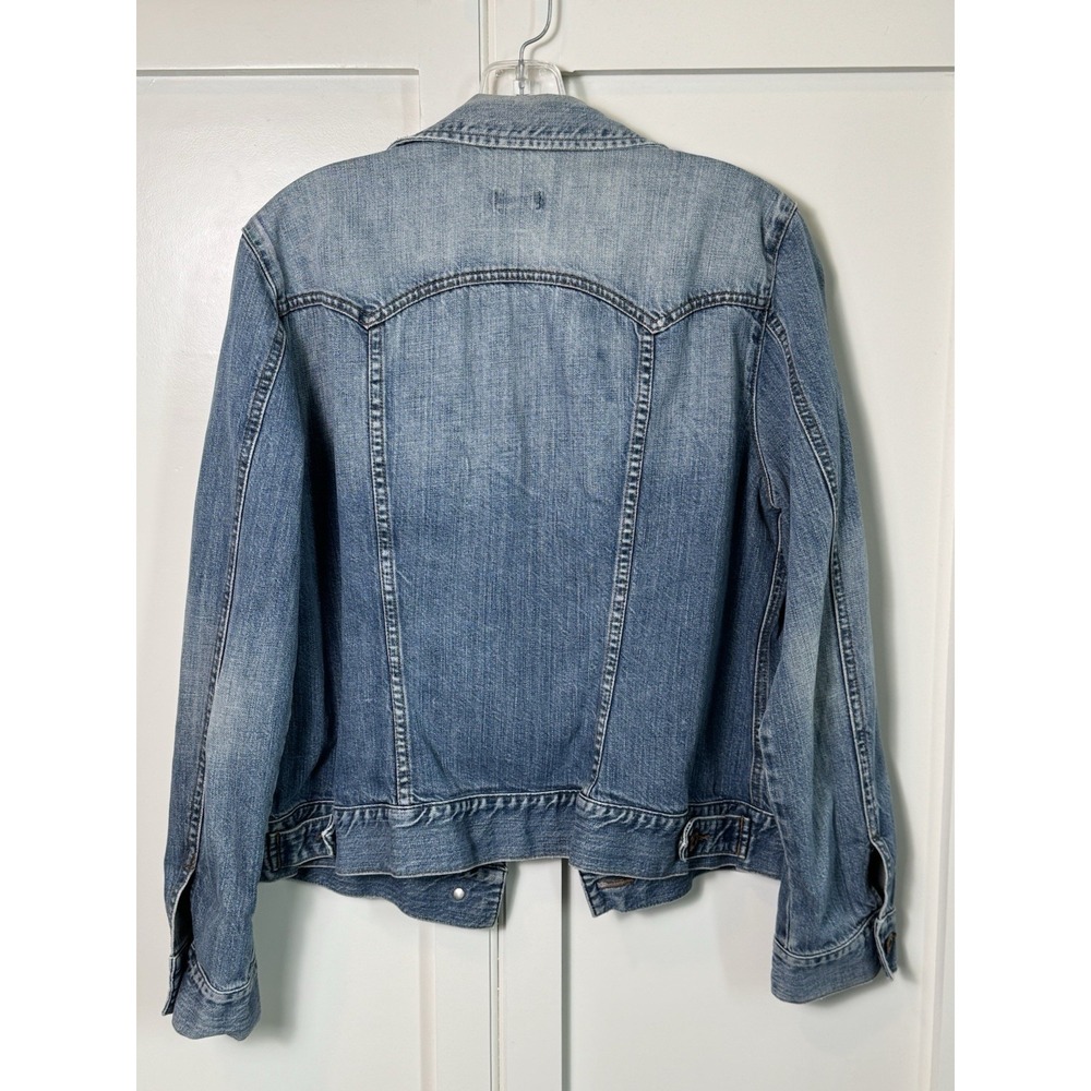 GAP Classic Blue Denim Trucker Jacket Women's‎ Size Medium Washed Jean Coat - Picture 2 of 8